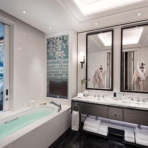 Deluxe King Room Twin Bed Tower View